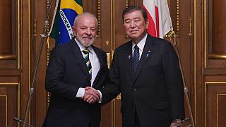 En visite au Japon, Lula dénonce les taxes américaines sur l’automobile